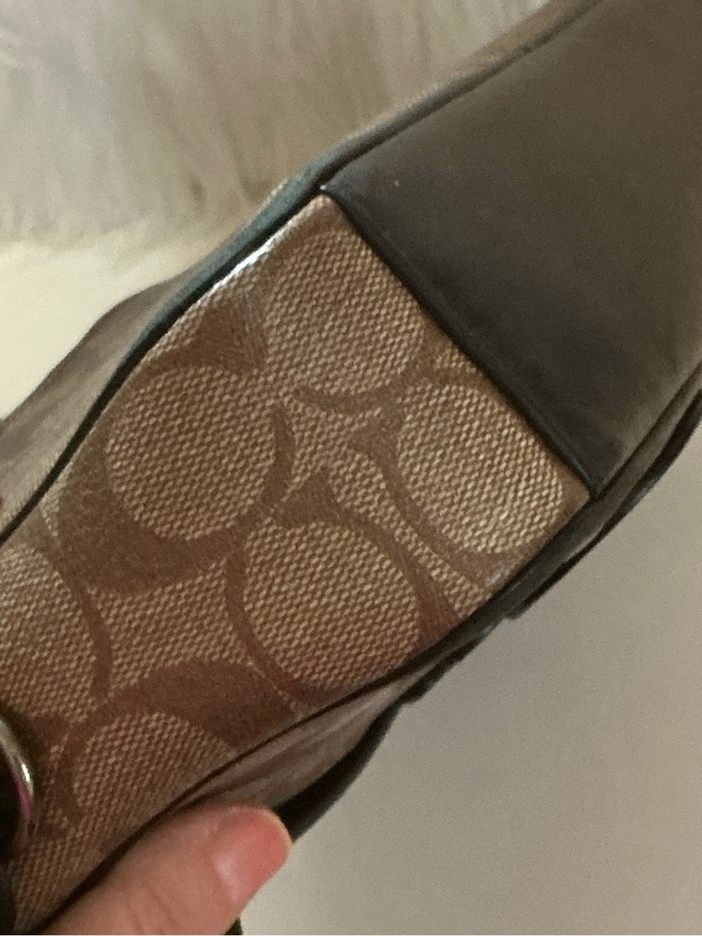COACH Graham Crossbody Signature Canvas & Brown Calf Leather NYC Travel Patches - Picture 11 of 16